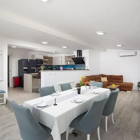 度假居 Stancija Matosic By Interhome *